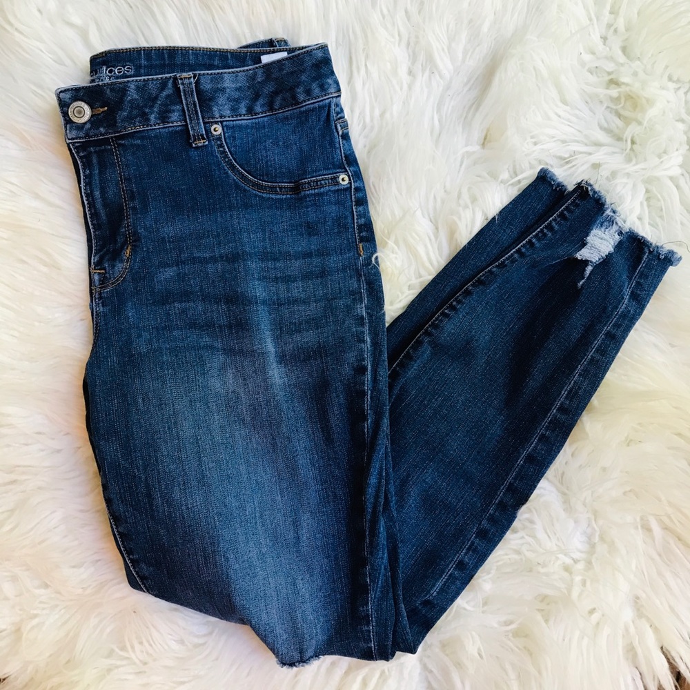 Maurice’s Distressed Hi Rise Denim Jeans